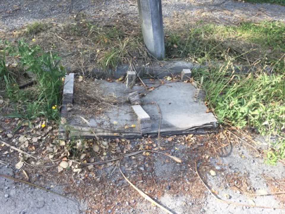 The photograph attached to this roading/streets report