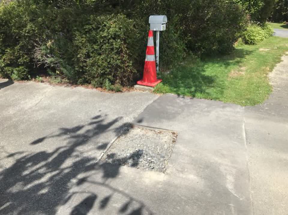 The photograph attached to this roading/streets report
