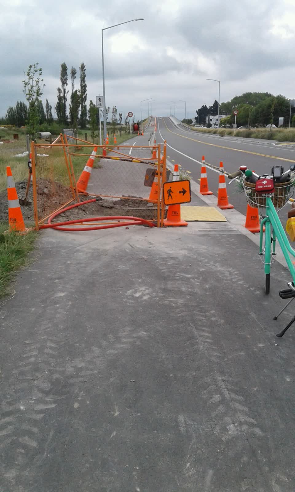The photograph attached to this roading/streets report