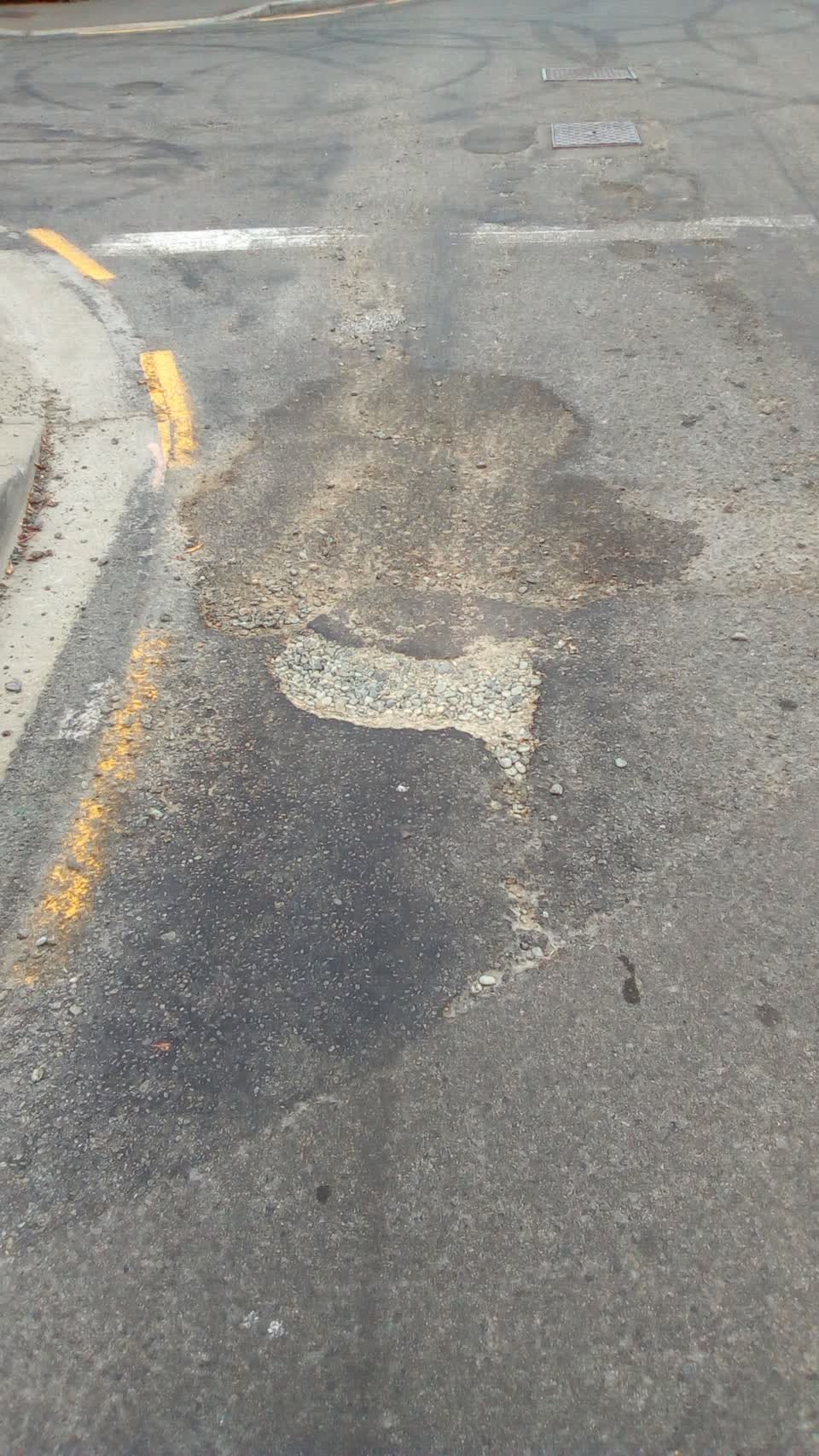 The photograph attached to this roading/streets report