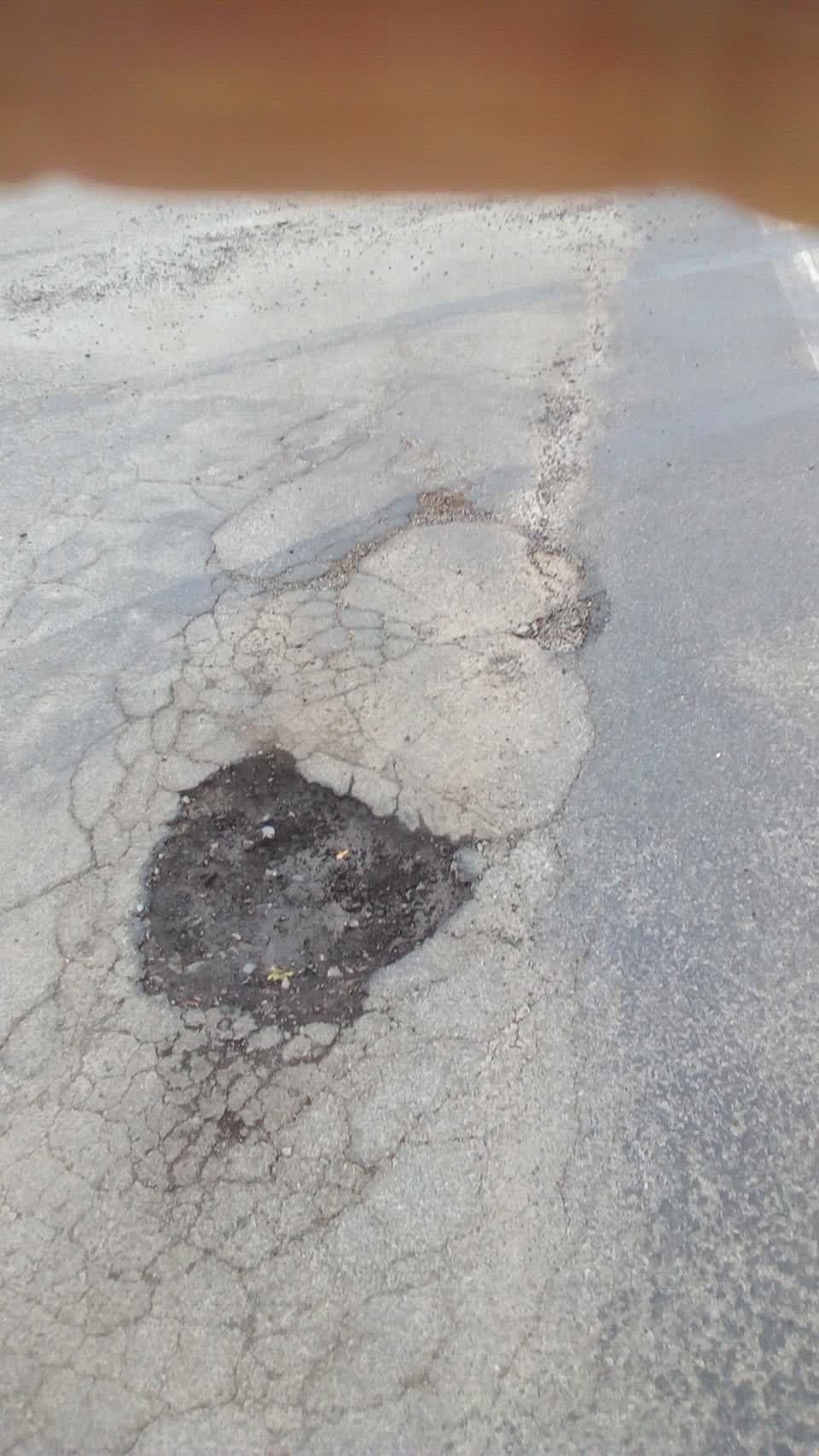 The photograph attached to this roading/streets report
