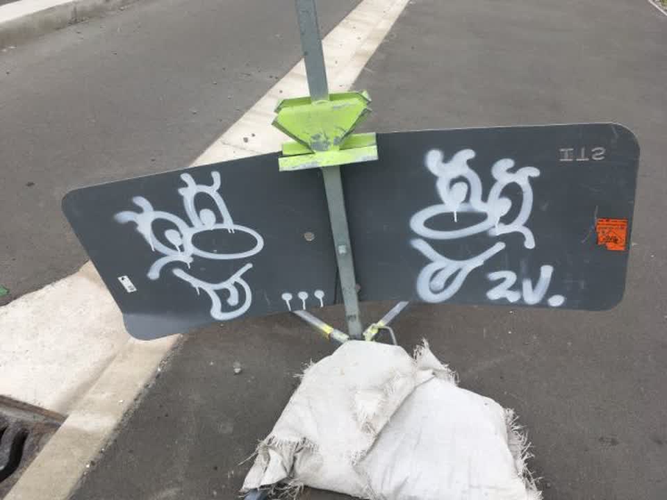 The photograph attached to this graffiti report