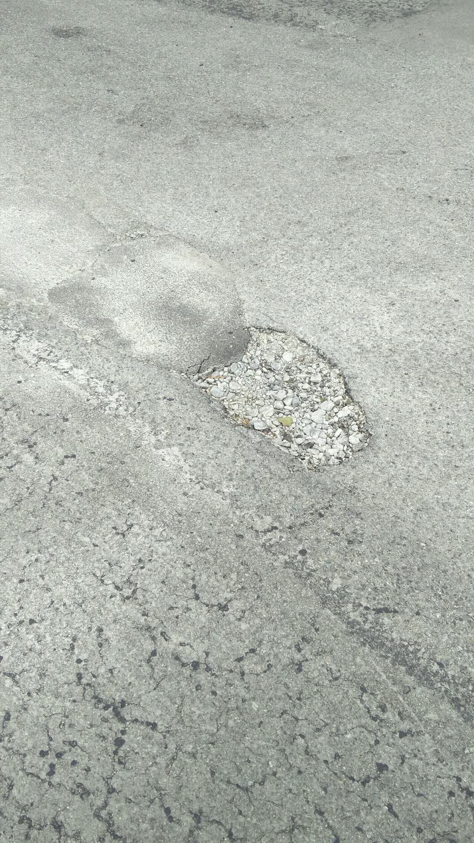 The photograph attached to this roading/streets report