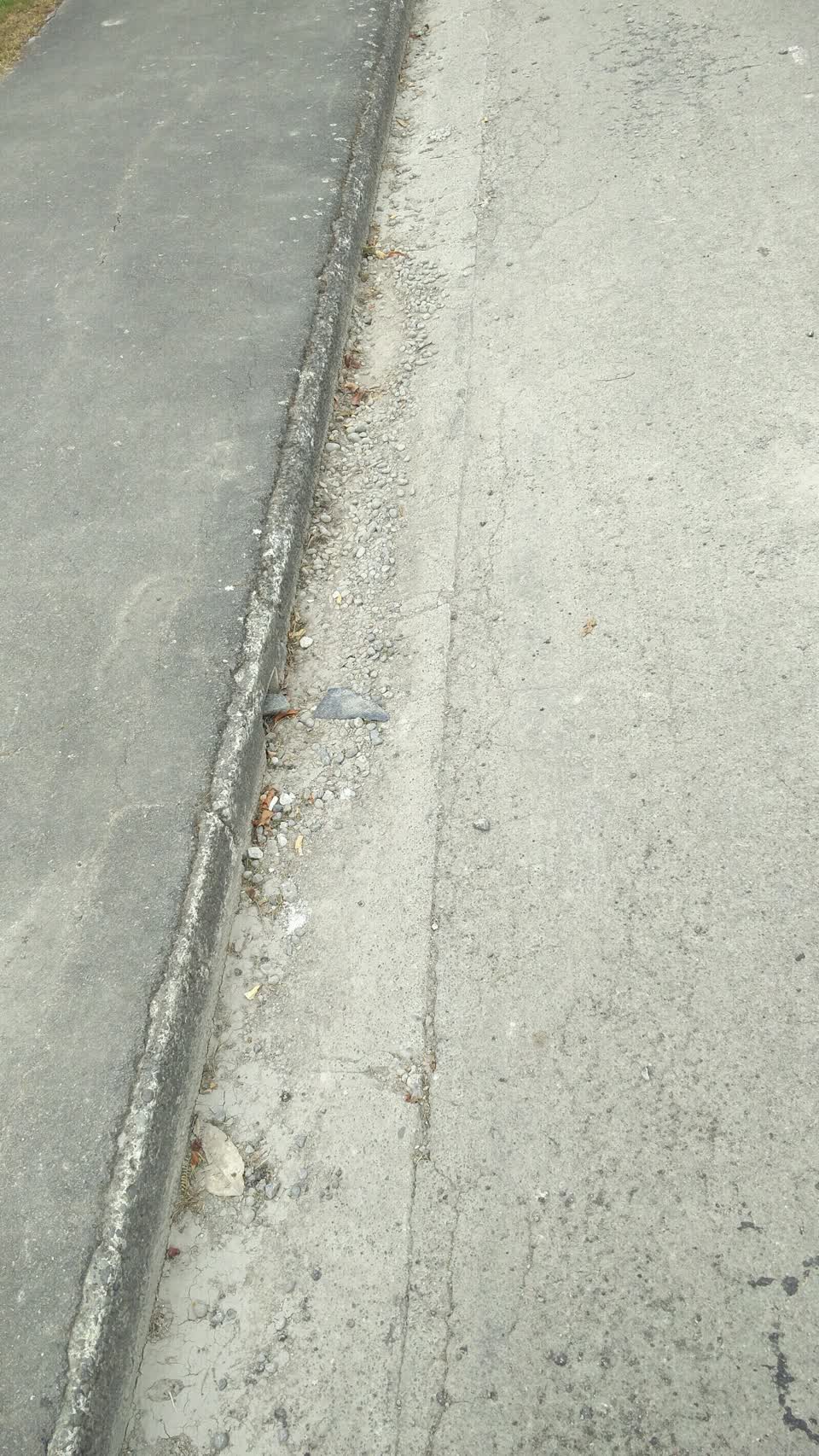 The photograph attached to this roading/streets report