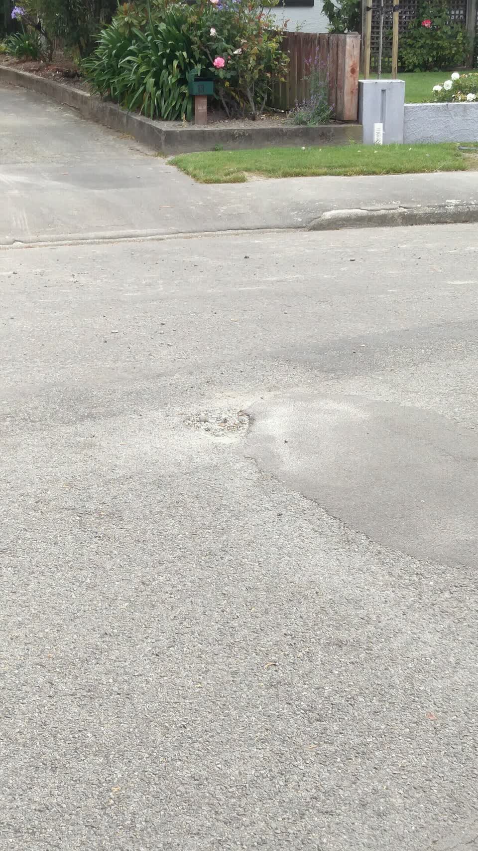 The photograph attached to this roading/streets report