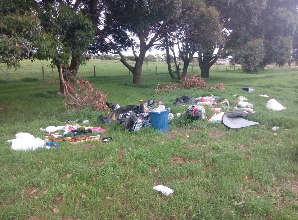 The photograph attached to this rubbish/recycling report