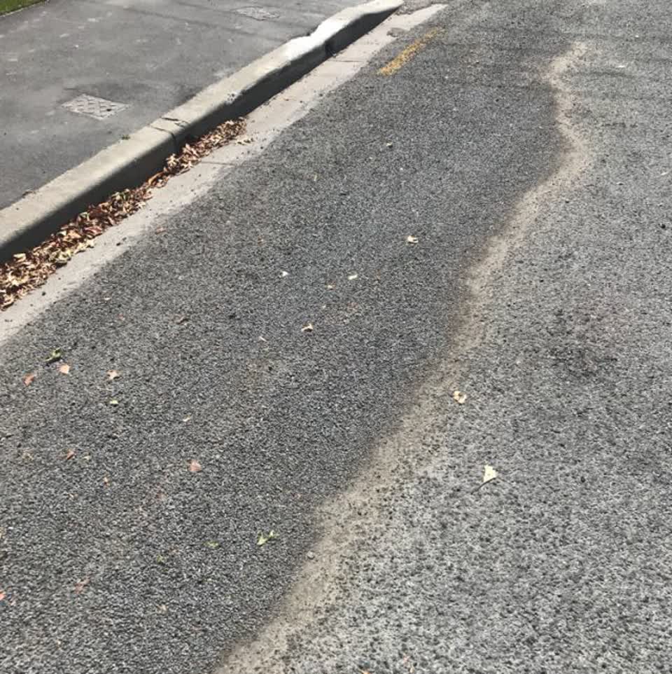 The photograph attached to this roading/streets report