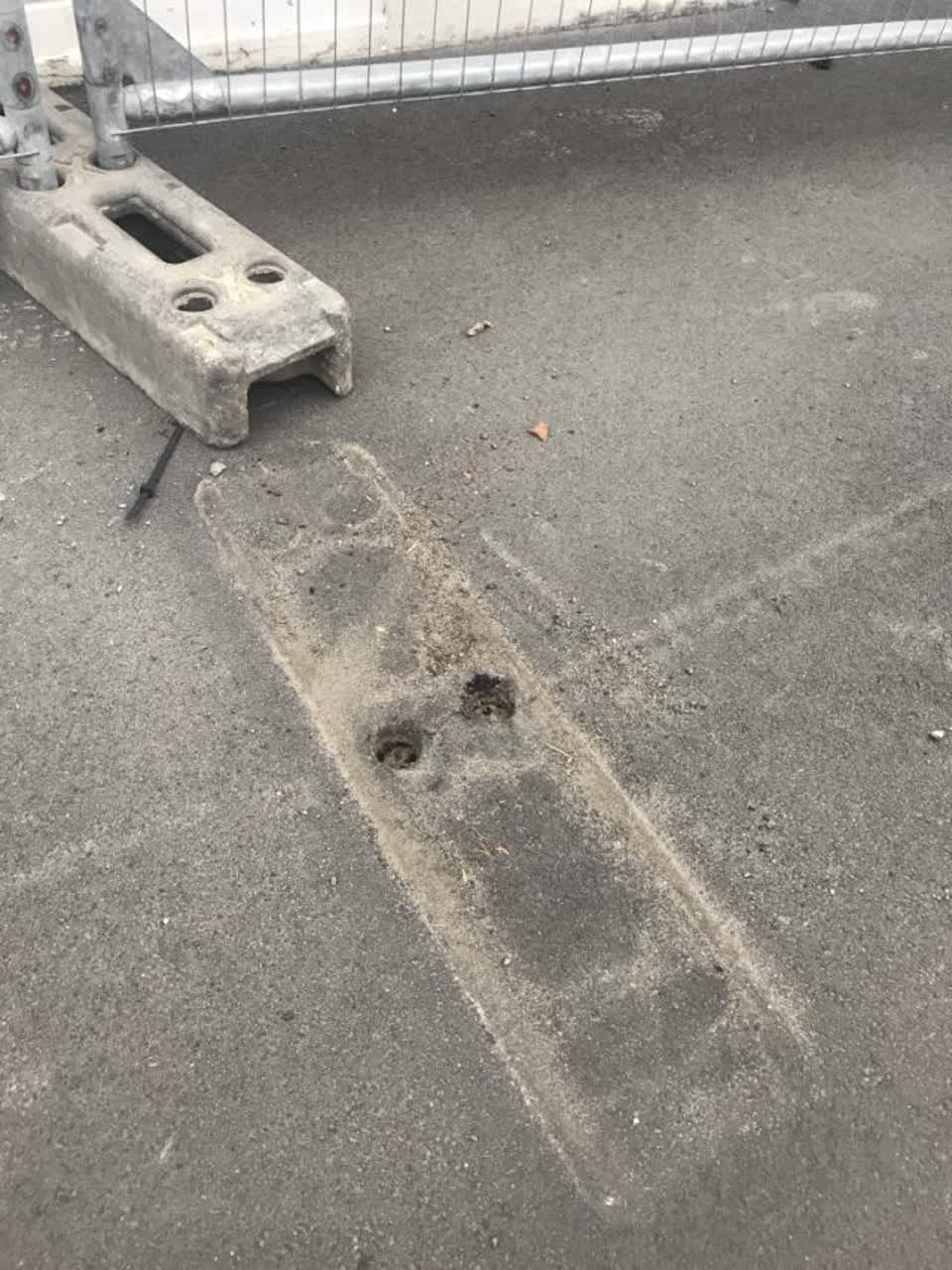 The photograph attached to this roading/streets report