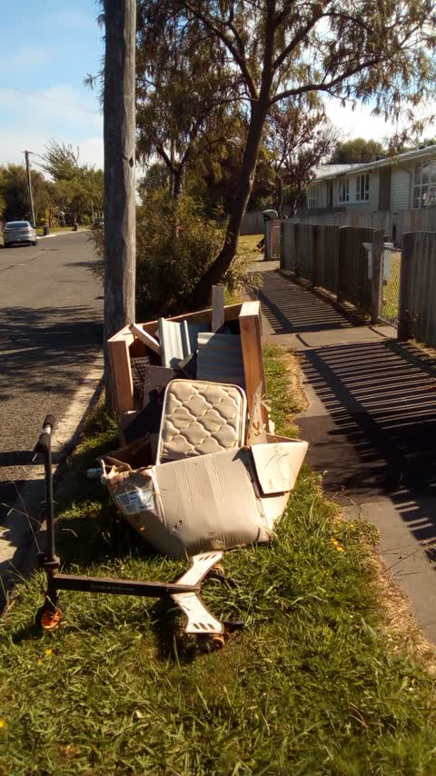 Rubbish/Recycling, a report photo