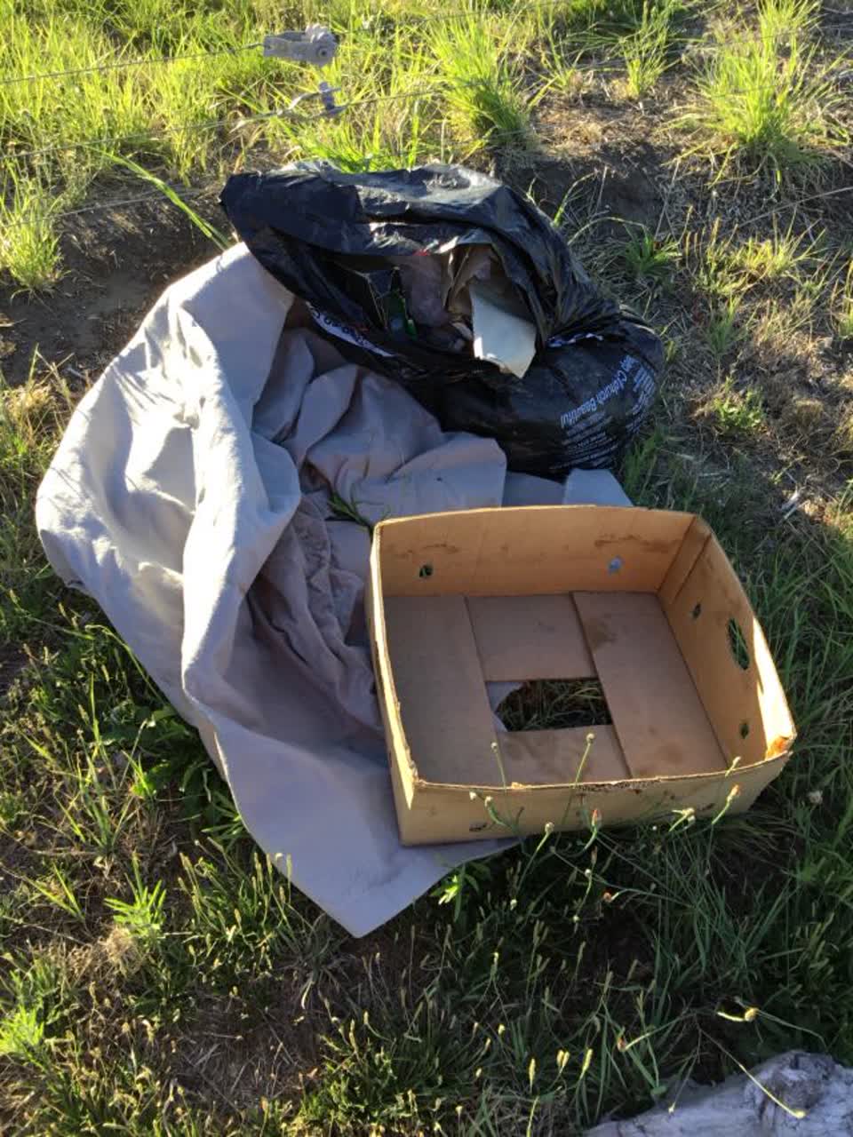 The photograph attached to this rubbish/recycling report