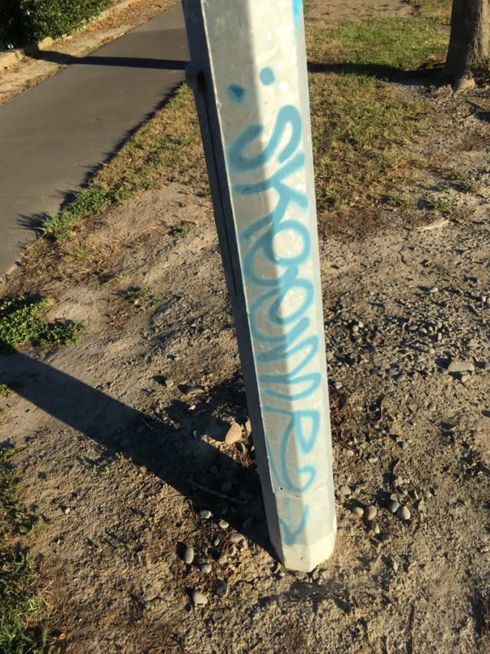 The photograph attached to this graffiti report