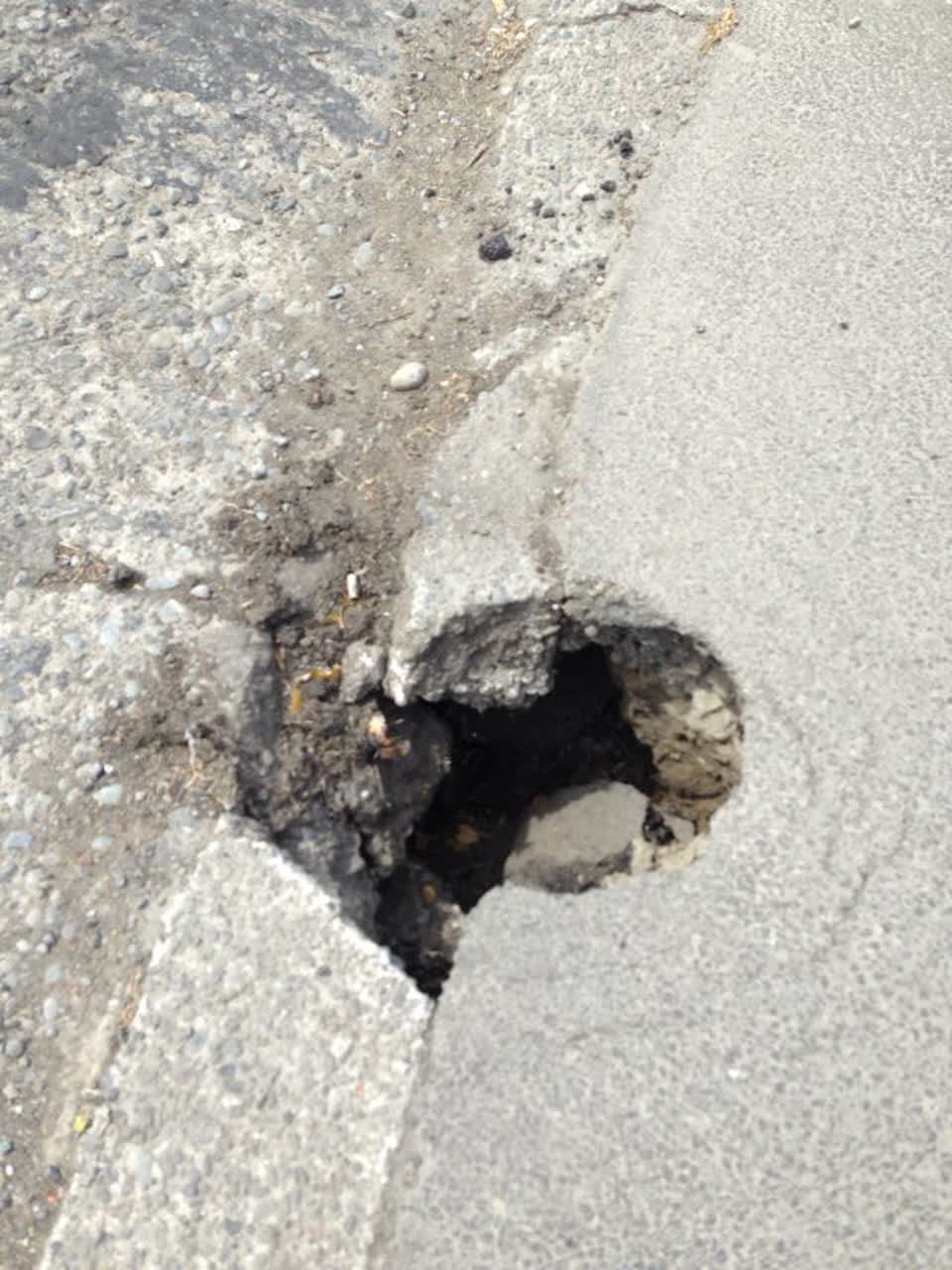 The photograph attached to this roading/streets report