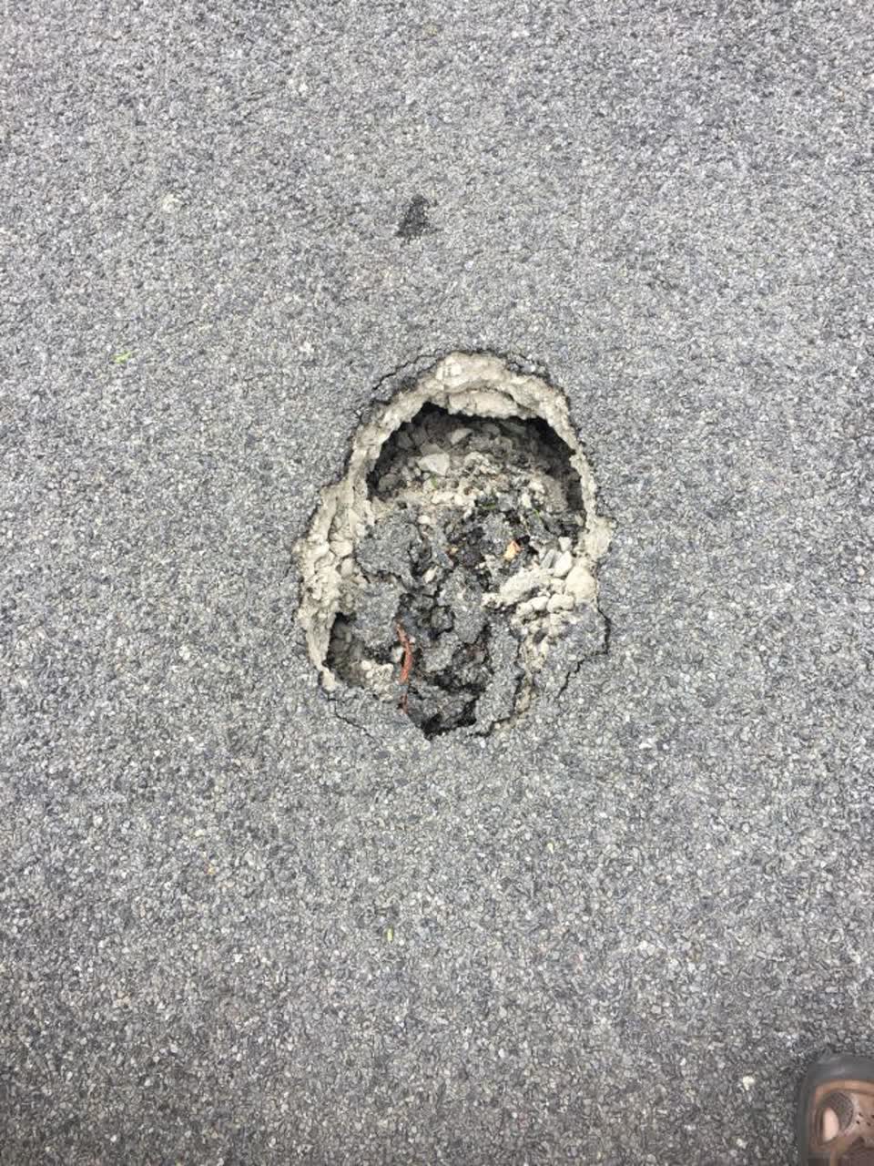 The photograph attached to this roading/streets report