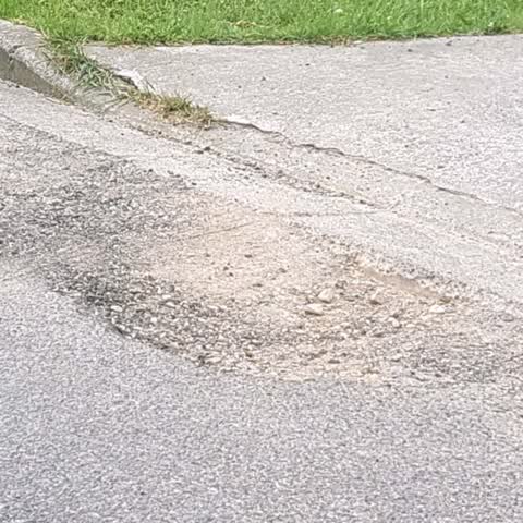 Roading/Streets, a report photo