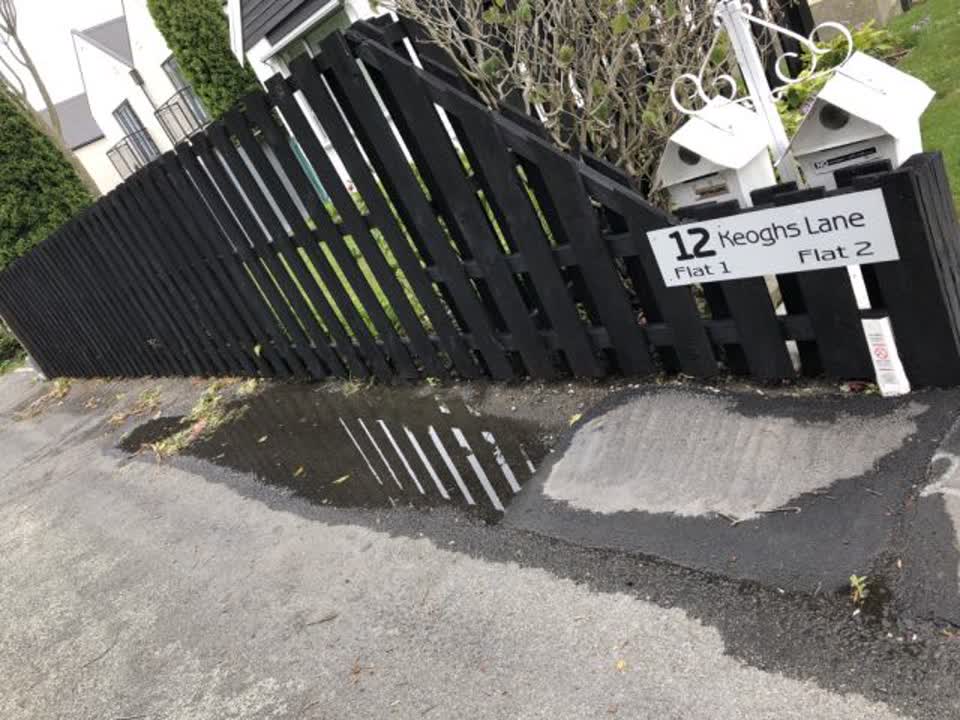 The photograph attached to this roading/streets report