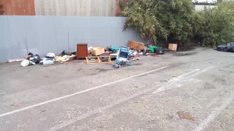 Rubbish/Recycling, a report photo