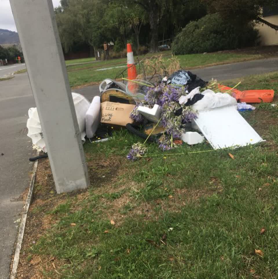 The photograph attached to this rubbish/recycling report