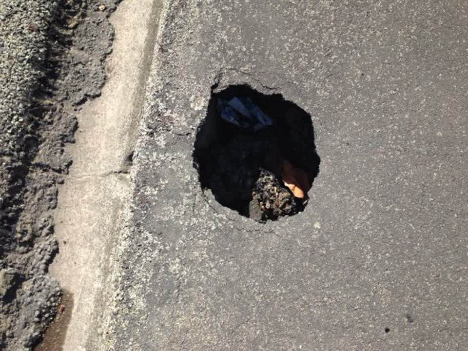 The photograph attached to this roading/streets report