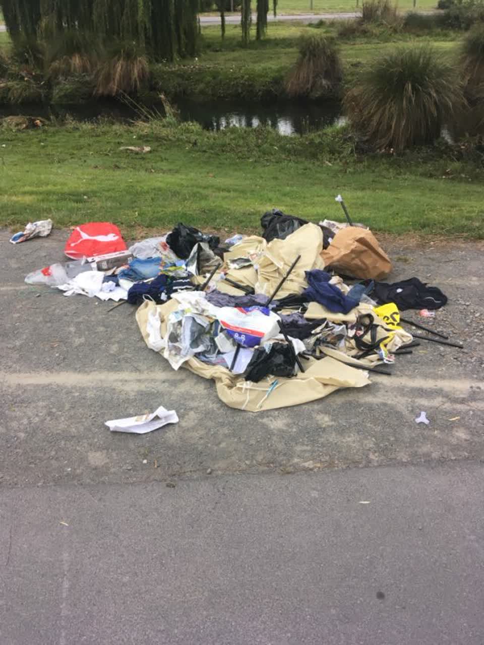The photograph attached to this rubbish/recycling report