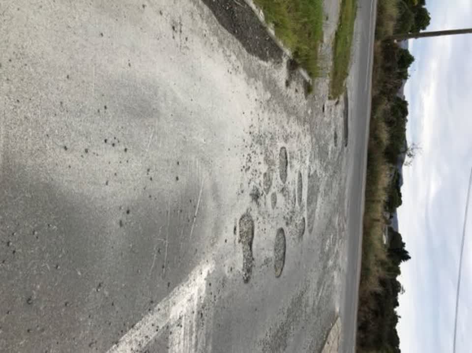 The photograph attached to this roading/streets report