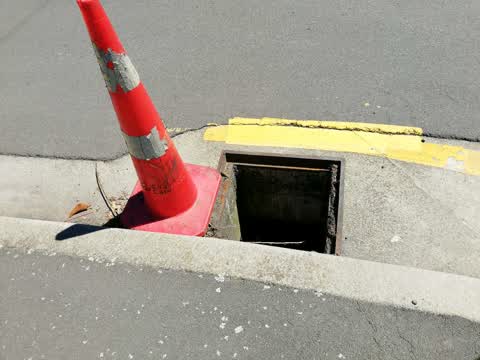 Roading/Streets, a report photo