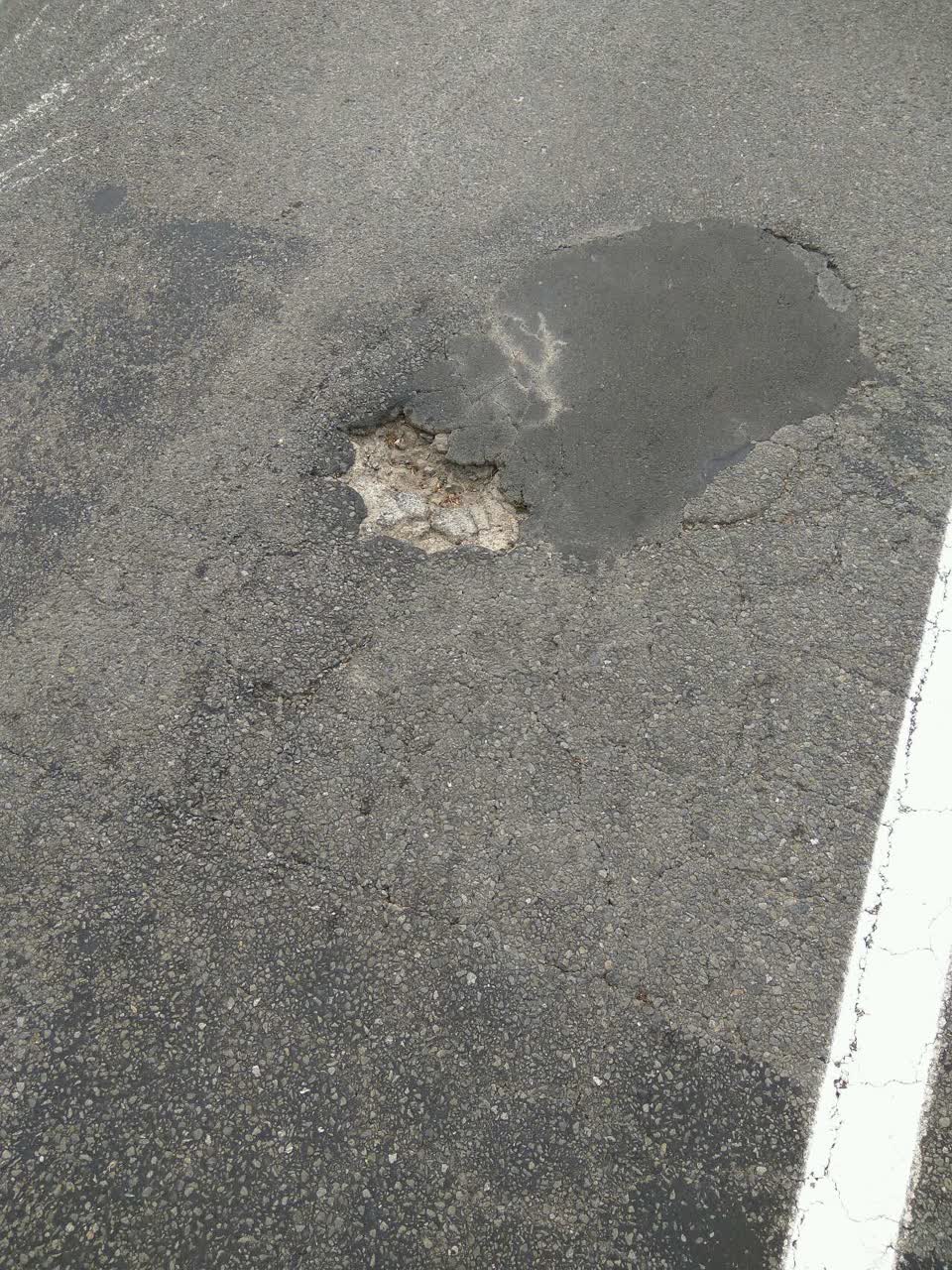 The photograph attached to this roading/streets report