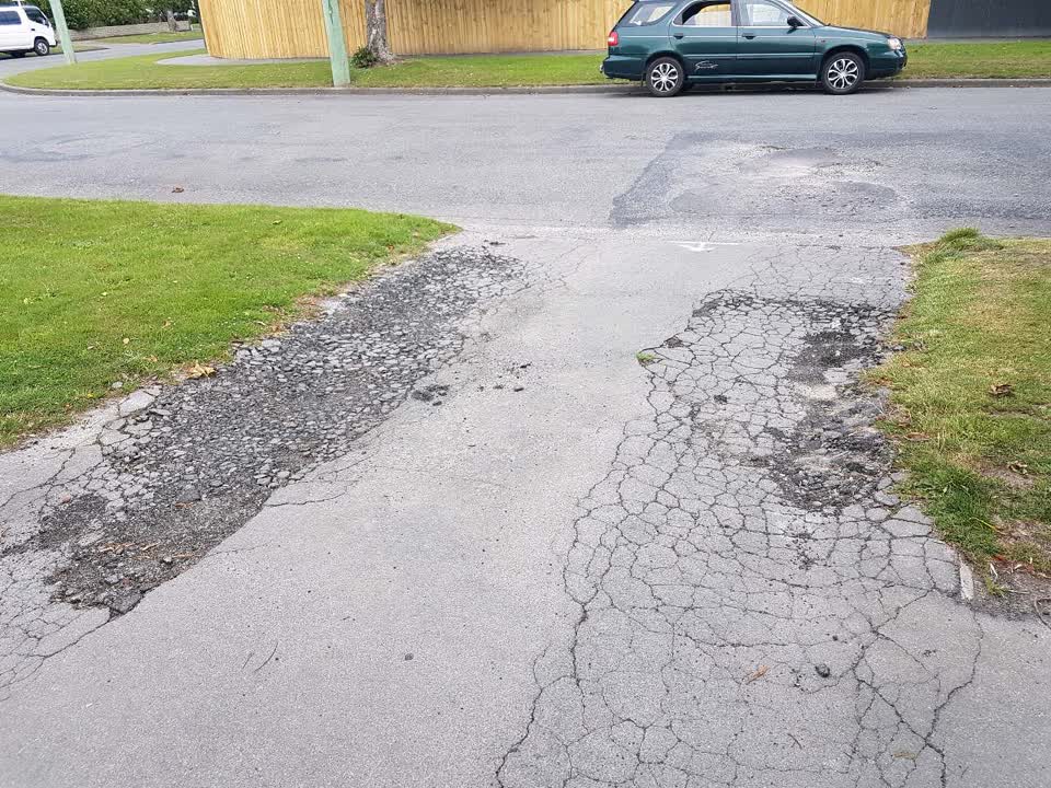 The photograph attached to this roading/streets report