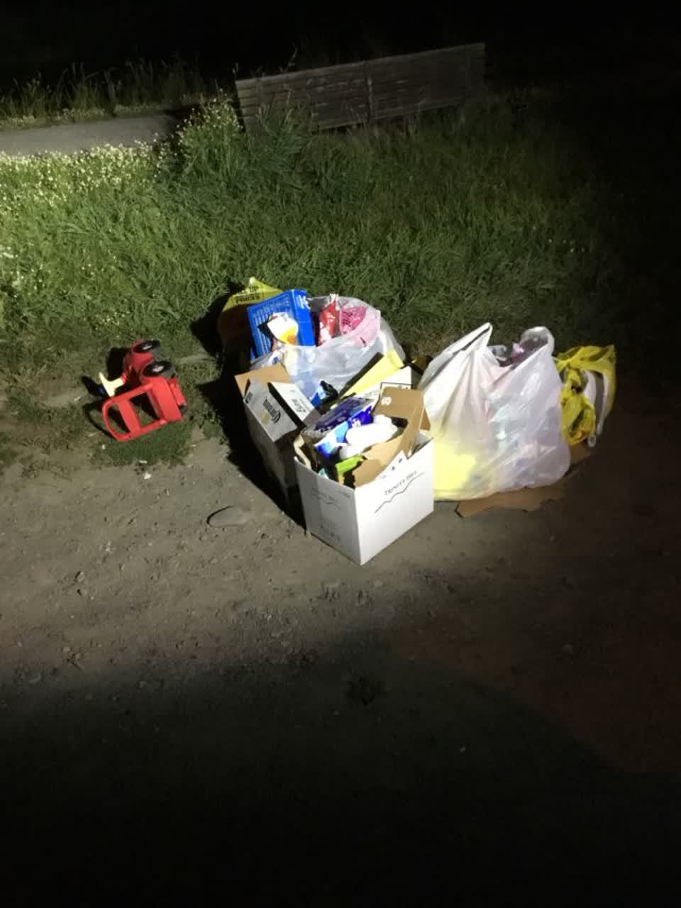 The photograph attached to this rubbish/recycling report