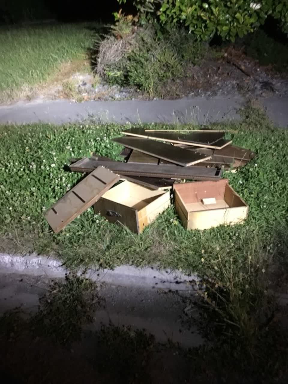 The photograph attached to this rubbish/recycling report
