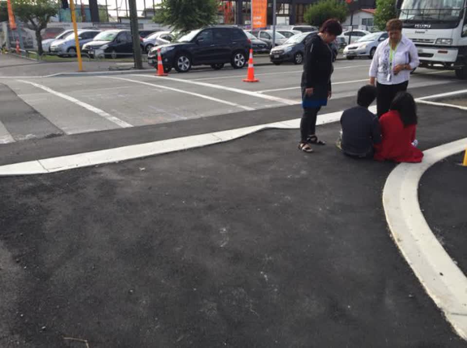 The photograph attached to this roading/streets report