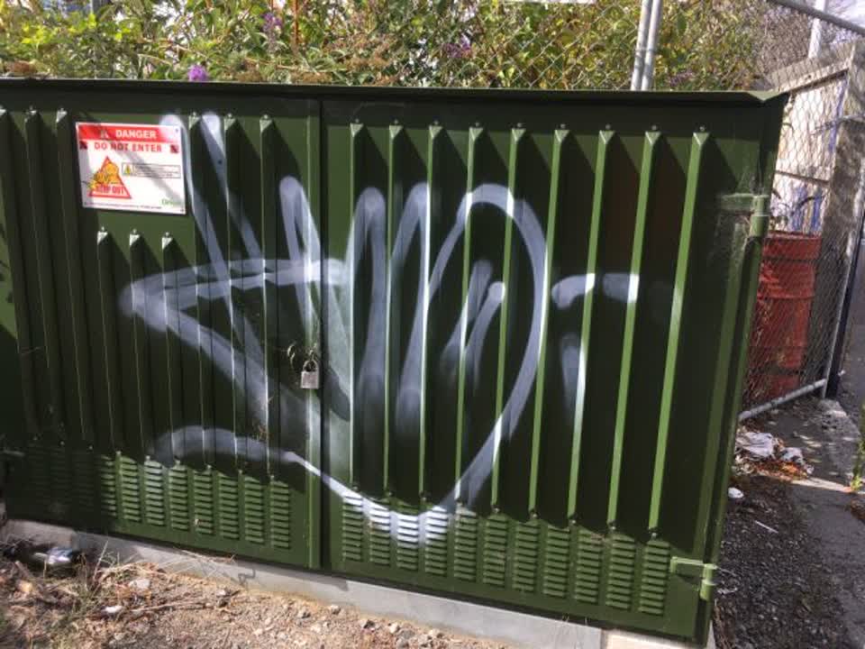 The photograph attached to this graffiti report