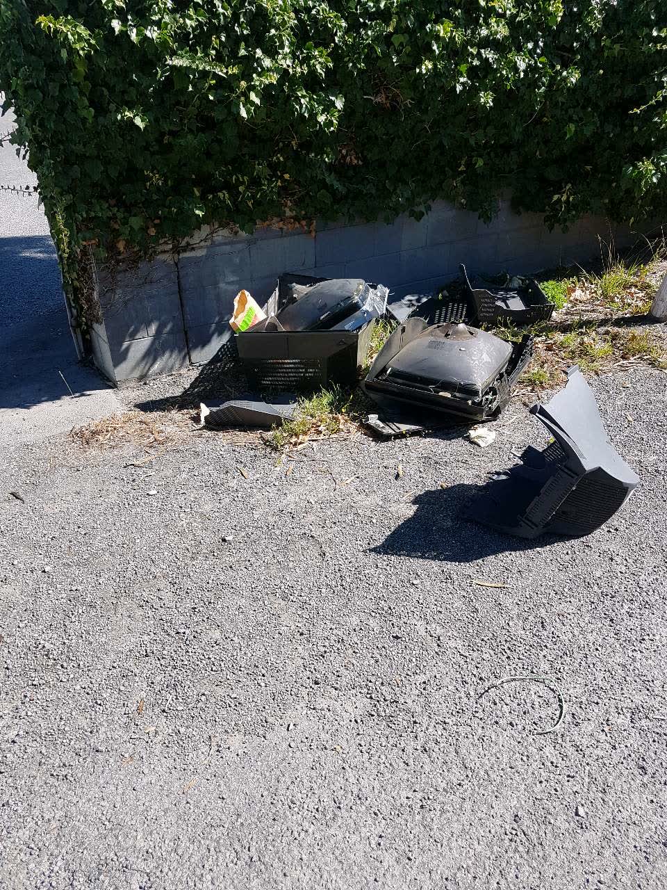 The photograph attached to this roading/streets report