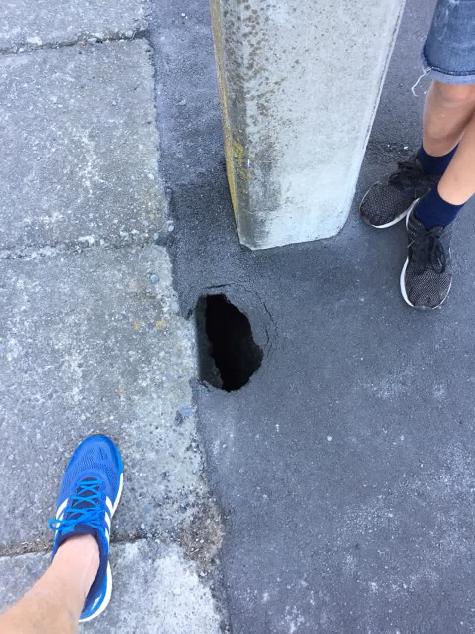 The photograph attached to this roading/streets report