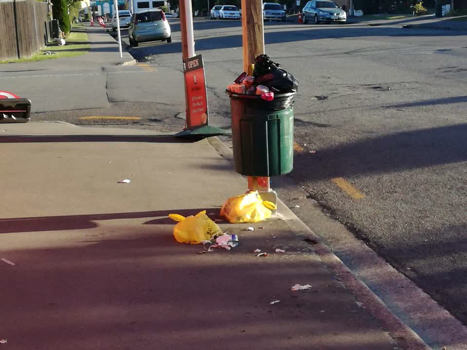 The photograph attached to this rubbish/recycling report