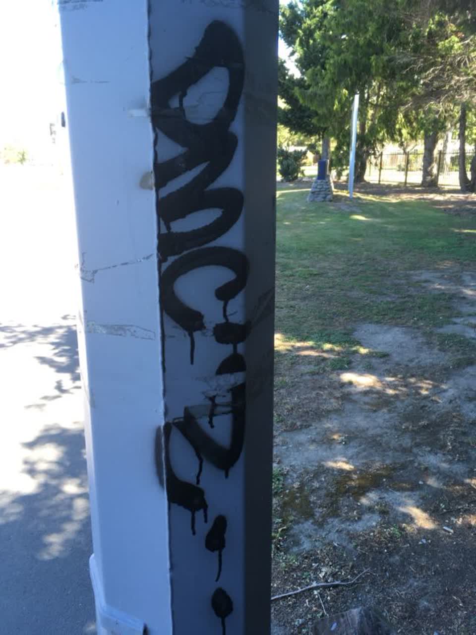 The photograph attached to this graffiti report