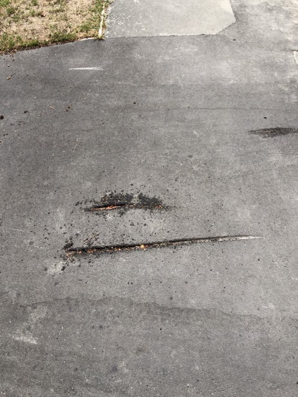 The photograph attached to this roading/streets report