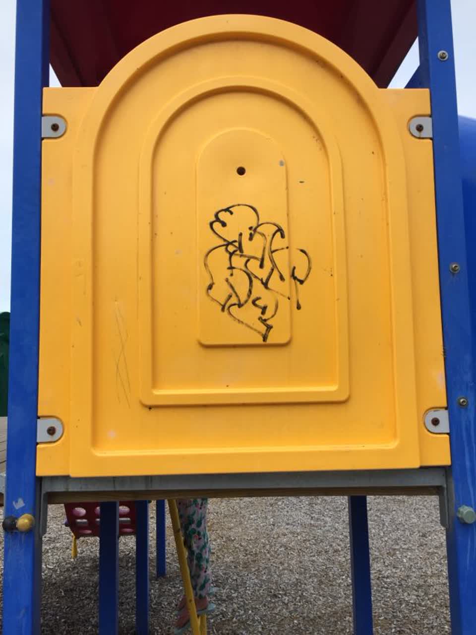 The photograph attached to this graffiti report
