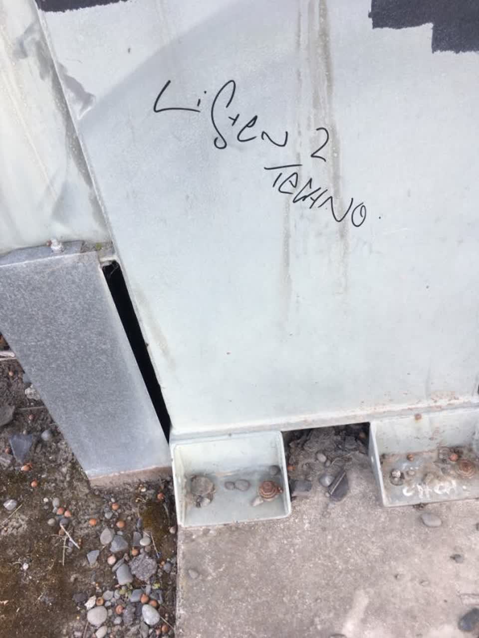 The photograph attached to this graffiti report
