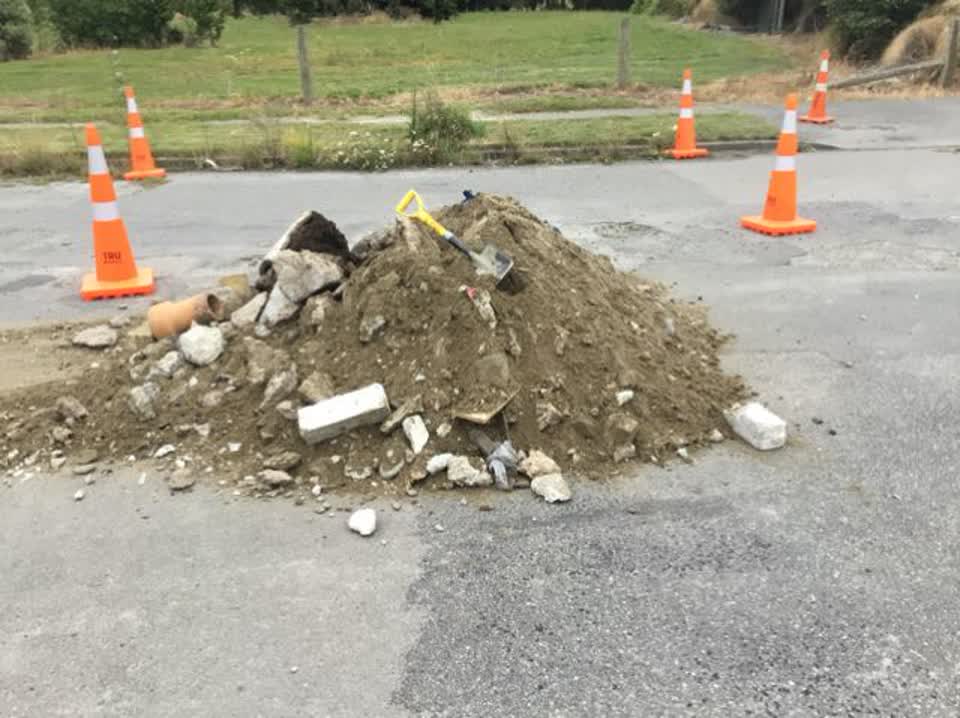 The photograph attached to this roading/streets report
