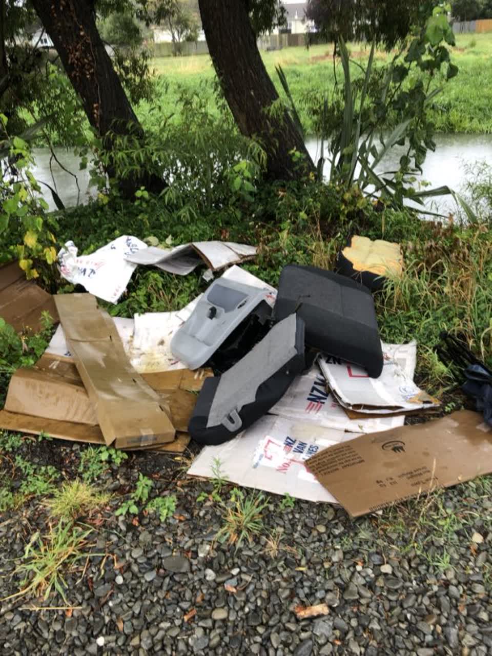 The photograph attached to this rubbish/recycling report