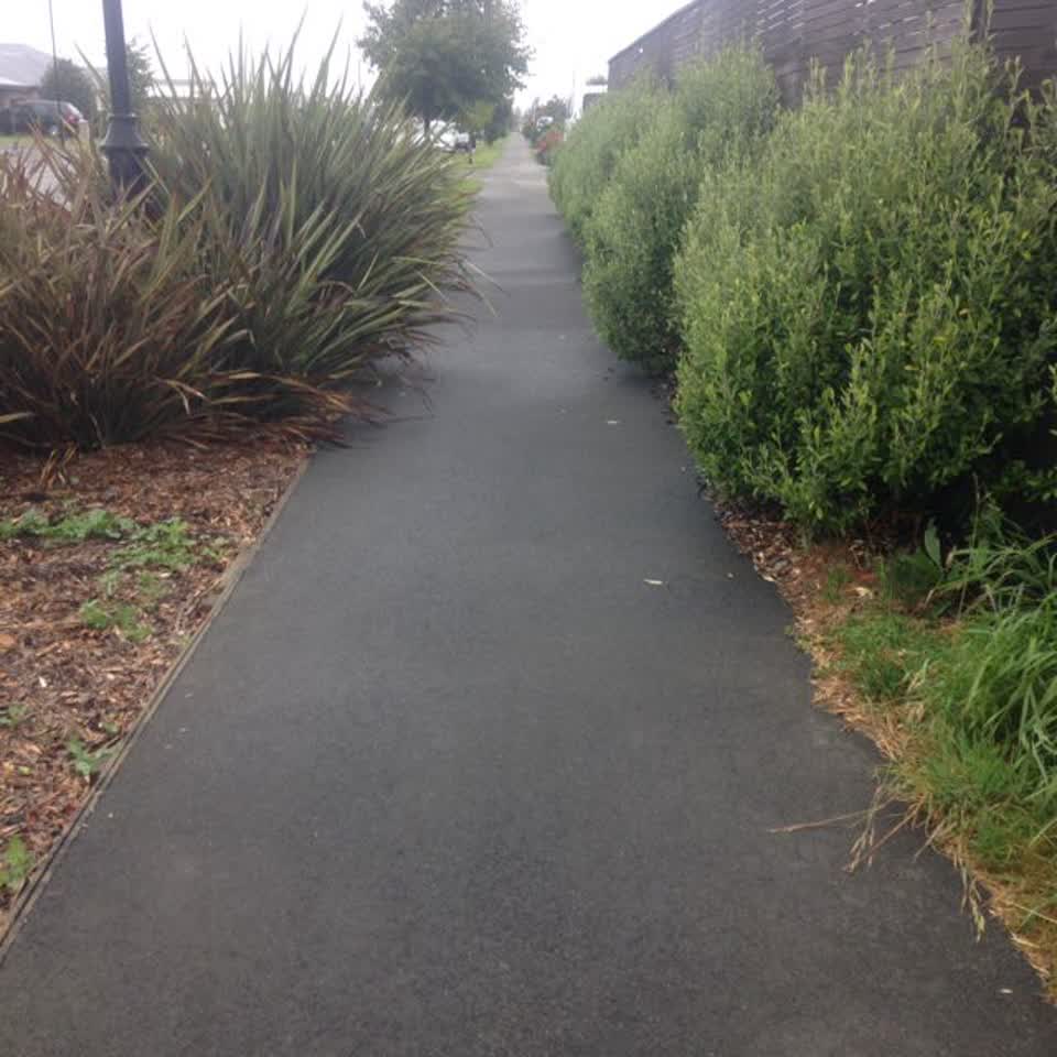 The photograph attached to this roading/streets report