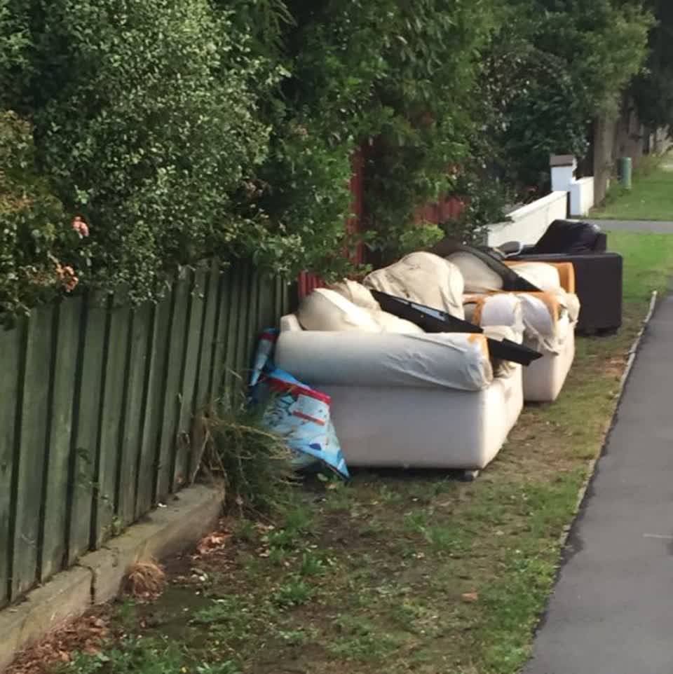 The photograph attached to this rubbish/recycling report