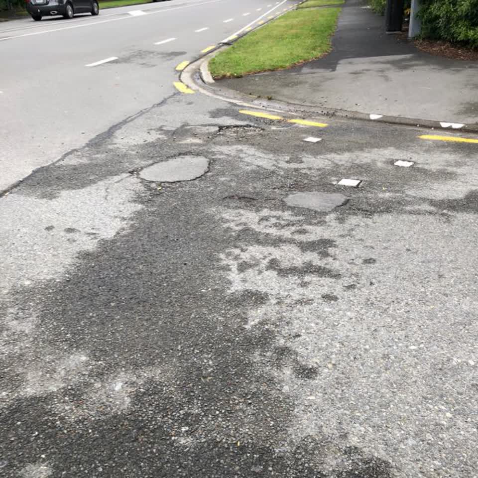 The photograph attached to this roading/streets report