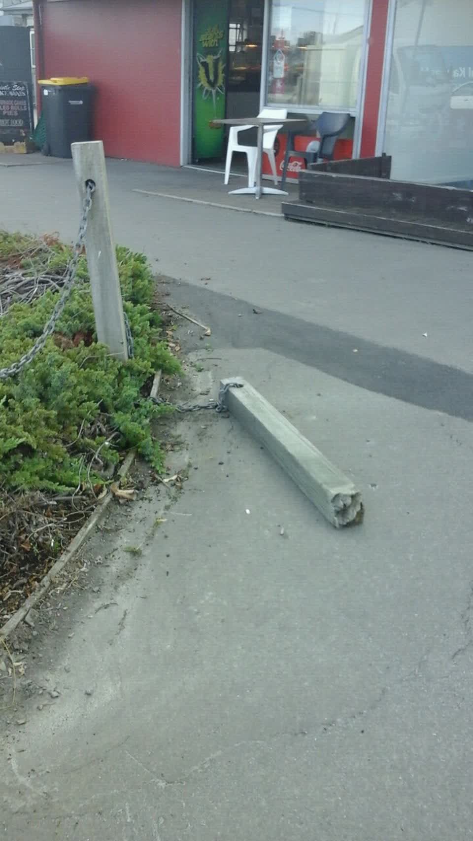 The photograph attached to this roading/streets report