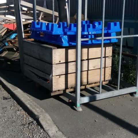 Rubbish/Recycling, a report photo
