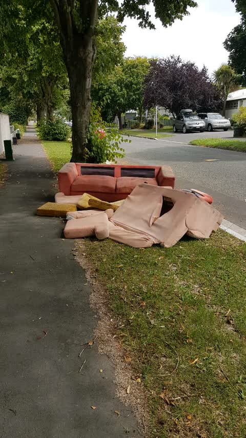 Rubbish/Recycling, a report photo