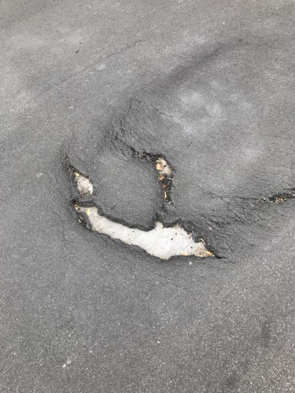 The photograph attached to this roading/streets report