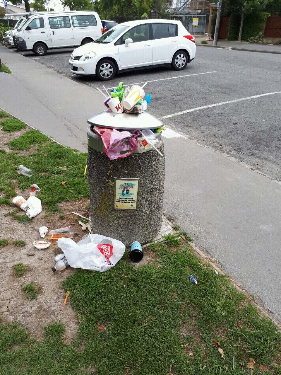 The photograph attached to this rubbish/recycling report