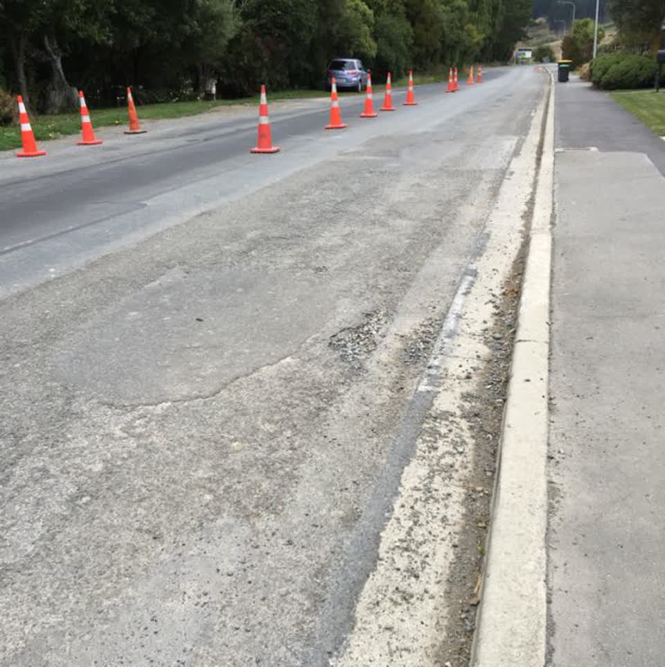 The photograph attached to this roading/streets report