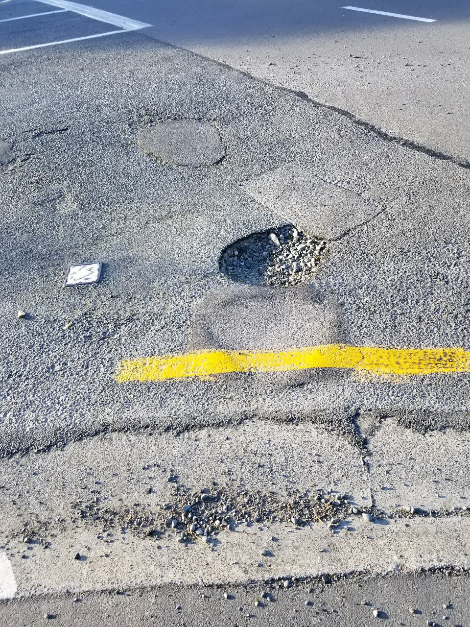 The photograph attached to this roading/streets report